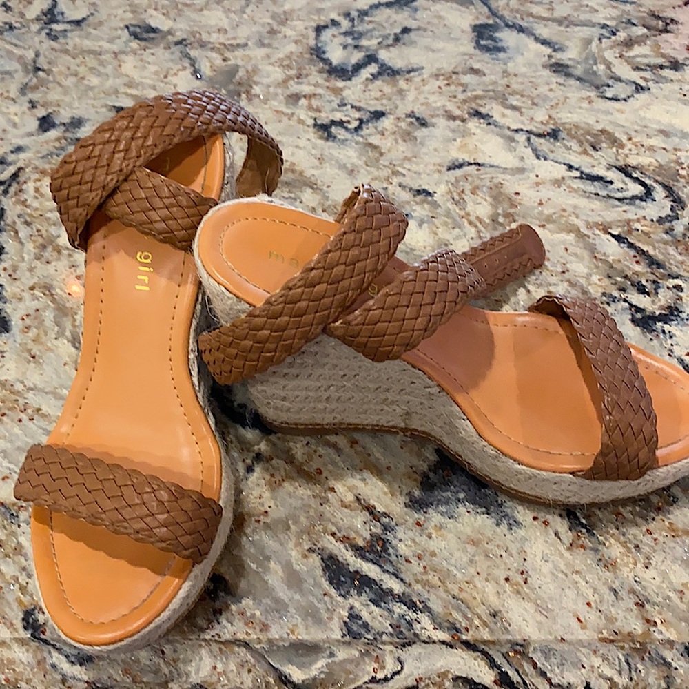 Sexy, strappy sandals!
